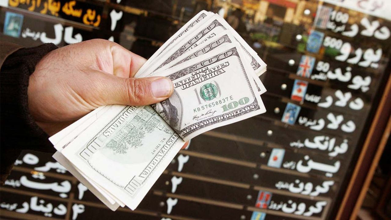 قیمت ارز مسافرتی اندکی کاهش یافت/ ارز مسافرتی 14 هزار و 600 تومان است