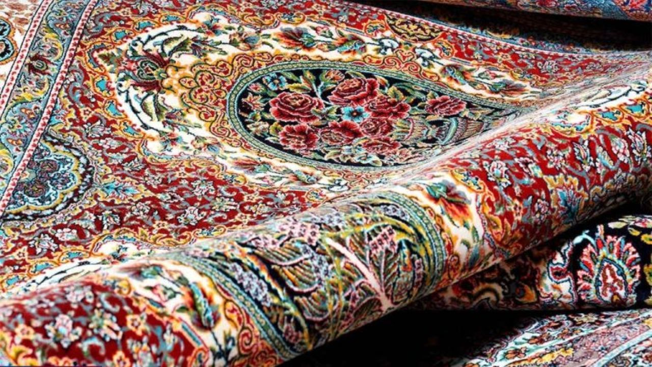 45 میلیون دلار صادرات فرش دستباف یعنی فاجعه / تمام دولت‌ها از صادرکنندگان حمایت می‌کنند به جز ایران/ وقتی احمدی نژاد یارانه داد، بافندگان دیگر کار نکردند