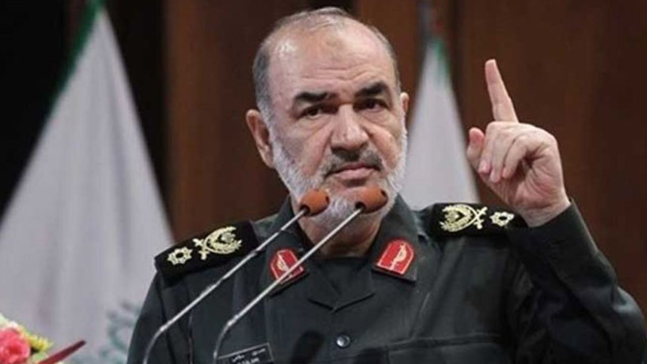 دشمنان ما بیکار ننشسته‌اند
