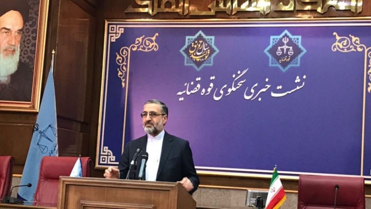ارجاع پرونده روح‌الله زم به شعبه 15 دادگاه انقلاب/ غیر از زم 5 نفر دیگر بازداشتند/ حکم زیباحالت منفرد قطعی شد/ تا جایی که ما خبر داریم پروازها به چین لغو شده است/ آزادی عیسی شریفی دروغ است/ امیر رحیم‌پور به اعدام محکوم شد/ احضار پروانه سلحشوری به دادسرا ب