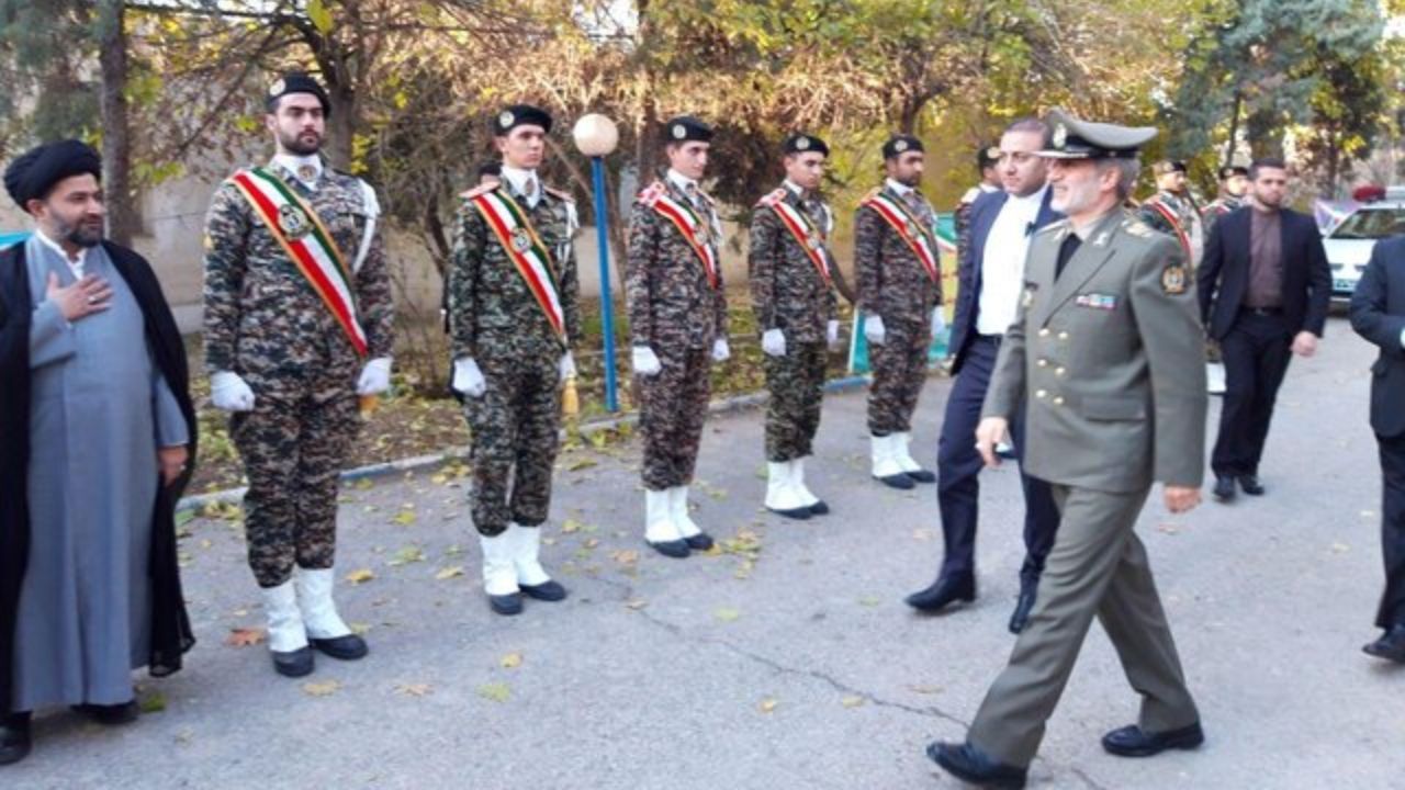 وزیر دفاع وارد کرمان شد