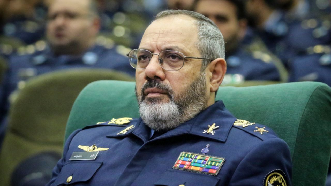 ارتش بخشی جدایی ناپذیر از انقلاب است