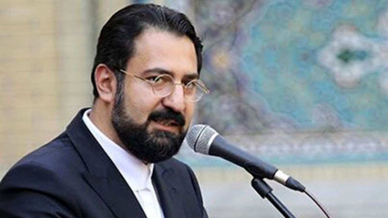 شرح شریف هنر در شیدایی روزگار انقلاب شنیدنی است