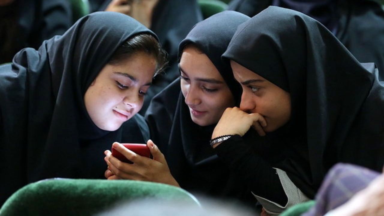 دانشجویان فعال فضای مجازی دستاوردهای انقلاب را با زبان علمی تبیین کنند