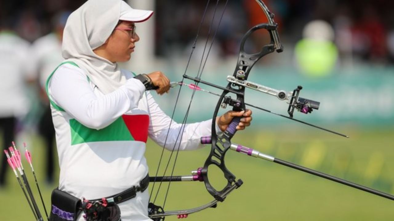 ملی‌پوشی که به خاطر بدهی کمانش را فروخت!