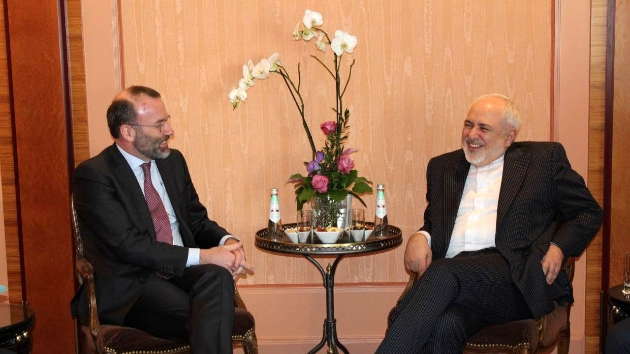 ظریف با رئیس گروه مردم در پارلمان اروپا رایرنی کرد