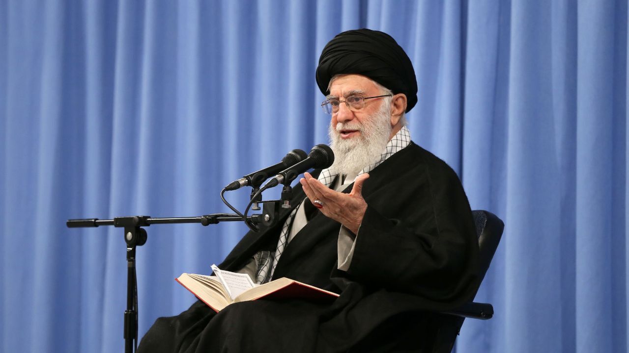 دین مظهر کامل یک دموکراسی همه‌جانبه است/ تشکر عمیق از ملت ایران در پی امتحان بزرگ و مطلوب انتخابات/ دو روز آخر به بهانه یک ویروس برای منصرف کردن مردم از حضور در انتخابات تبلیغ کردند