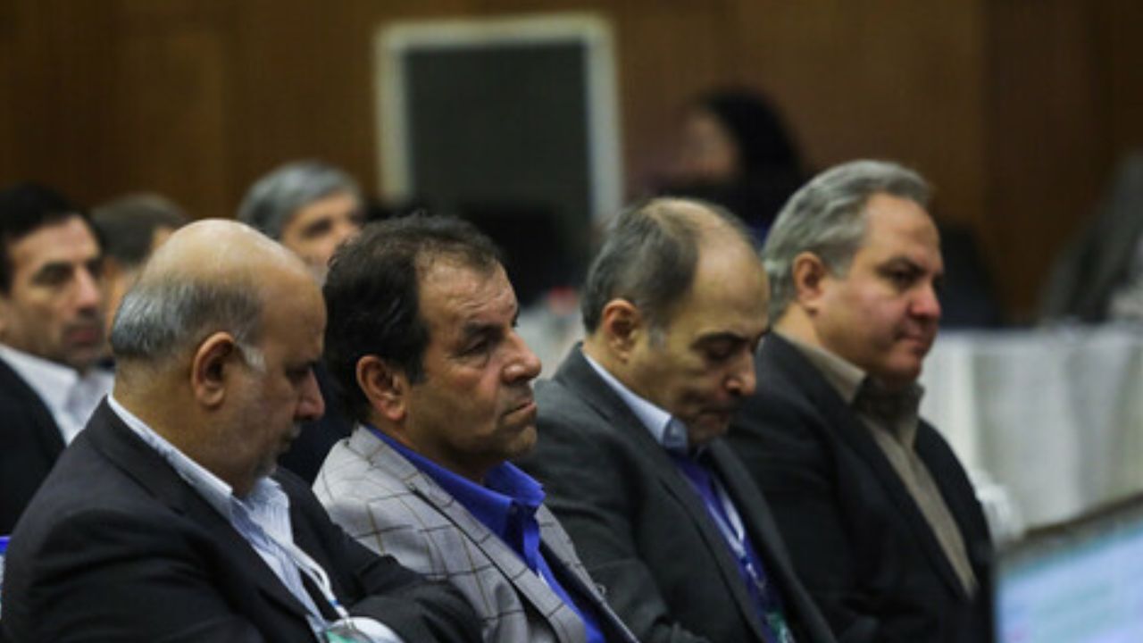 شرط عدم بازنشستگی در اطلاعیه انتخابات نبود/ تابع مقرراتم