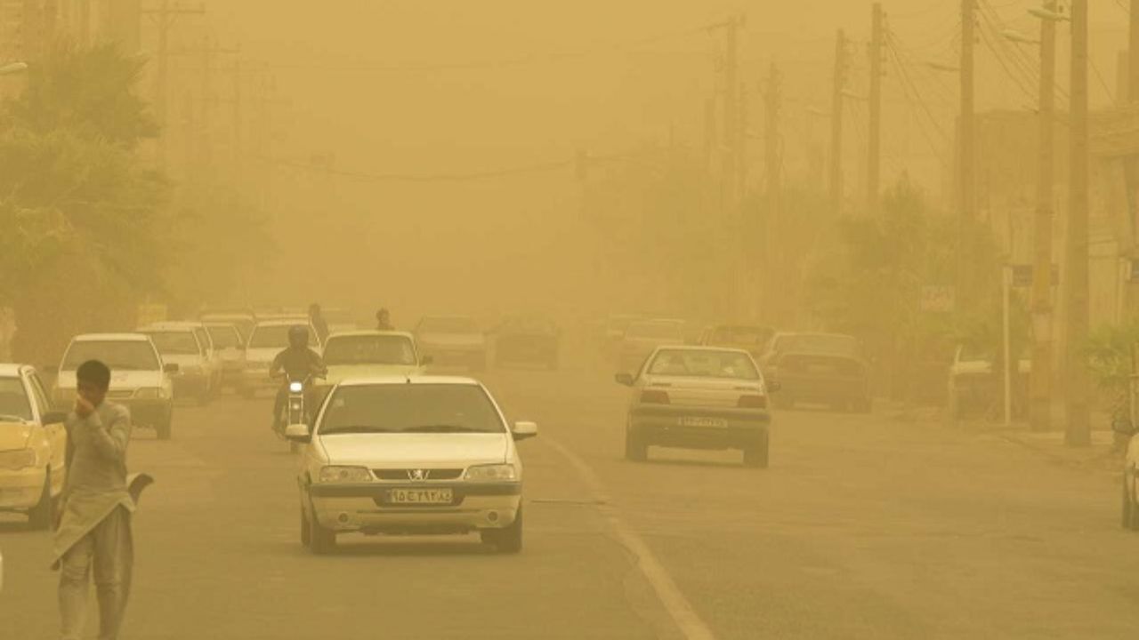 گرد و غبار 13 شهر خوزستان را فراگرفت