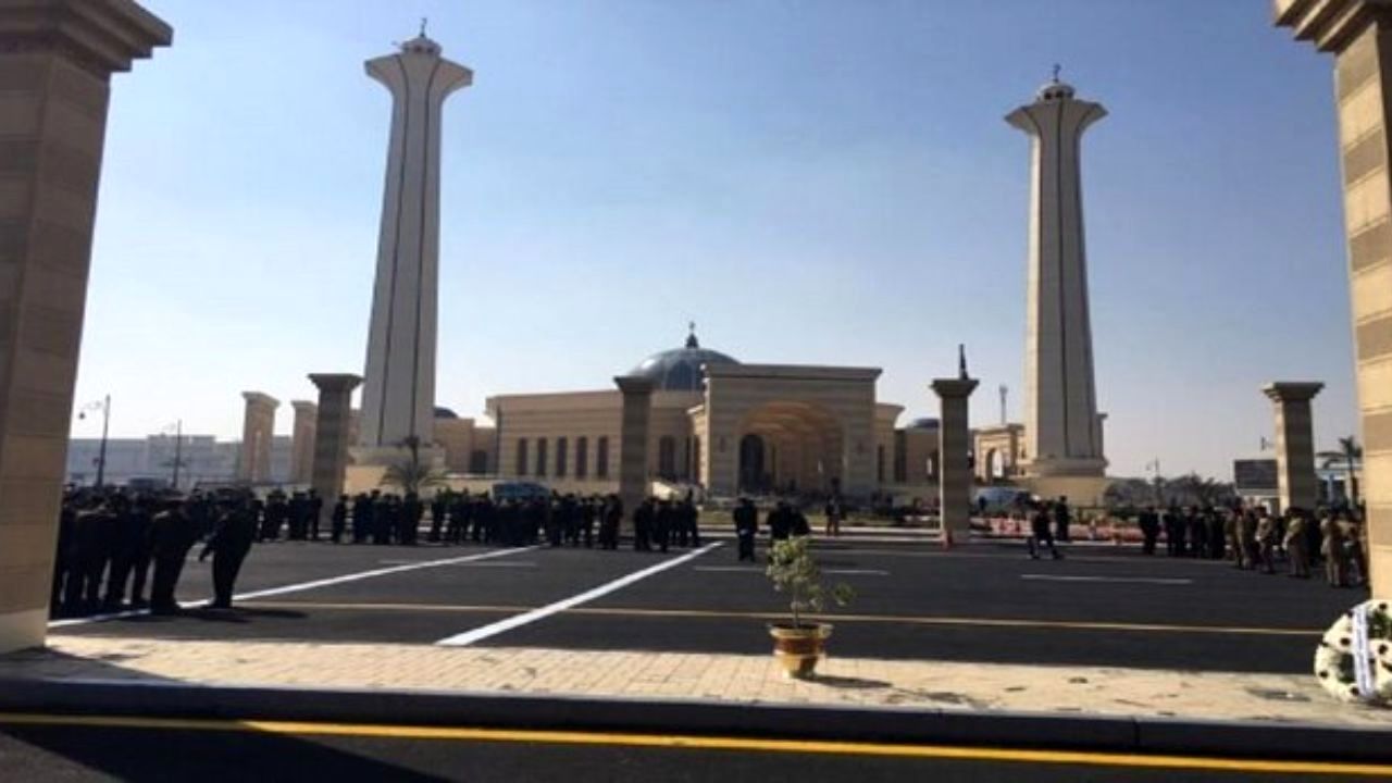 تشیع نظامی مبارک و انتقال جسد به آرامگاه خانوادگی