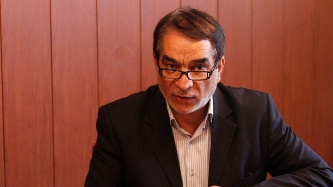 حساب محتکران را باید از مردم جدا کرد/ اگر به دلیل احتکار جان یک فرد به خطر بیفتد، محتکران جنایتکار به حساب می‌آیند/ مردم نسبت به اوایل انقلاب بی‌انصاف نشده‌اند/ نباید به محتکران رحم کرد
