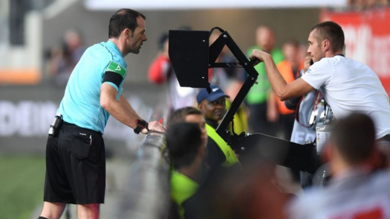 VAR دو فصل دیگر به فوتبال ایران می‌آید