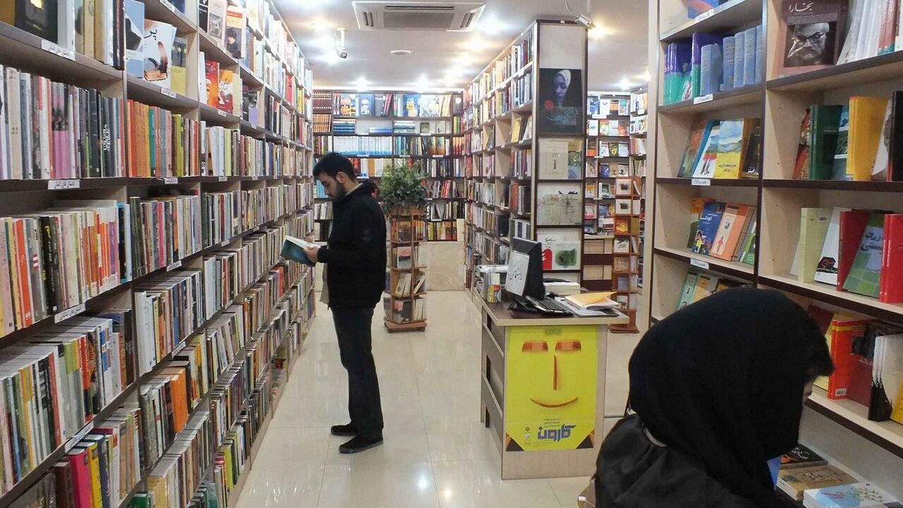 تبدیل نویسنده‌ها به فروشنده‌های دوره‌گرد