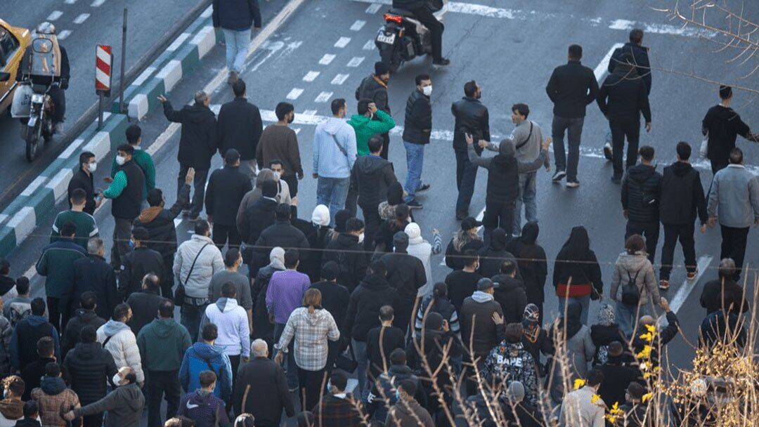 آتش‌نشانی تهران: در حوادث روزهای پنجشنبه و جمعه، ۲۶ منزل مسکونی به آتش کشیده شد/ ۴۰ بانک، ۱۵ مجتمع تجاری، ۱۳ مرکز دولتی و ۵۰ خودرو نیز آسیب دیدند