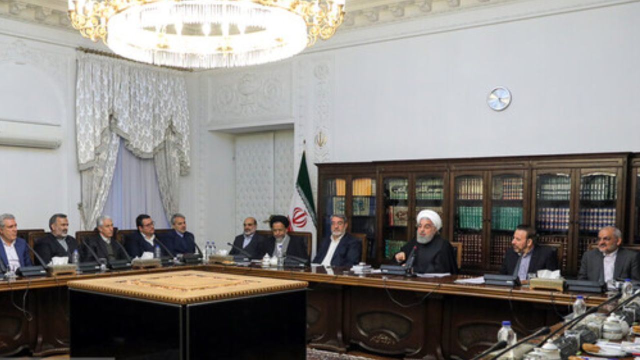 بالاخره چه کسی درباره‌ی کرونا تصمیم می‌گیرد؟