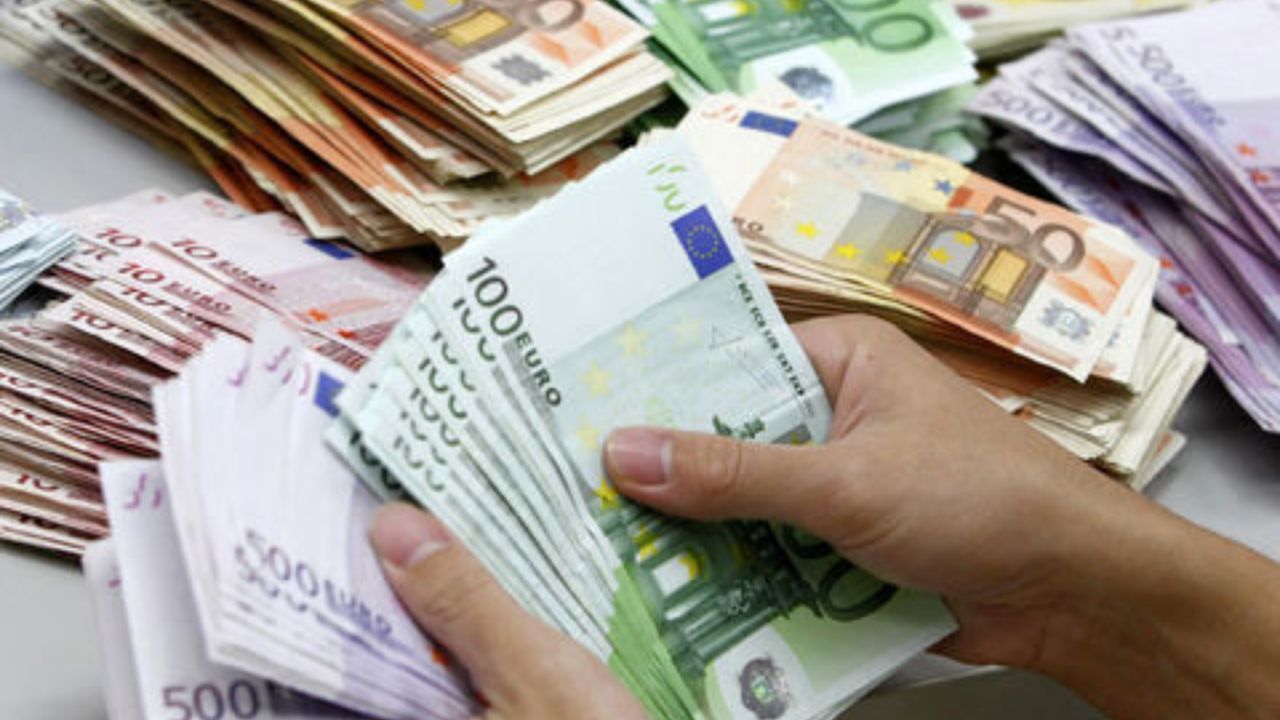 18000 نفر ارز دولتی گرفتند