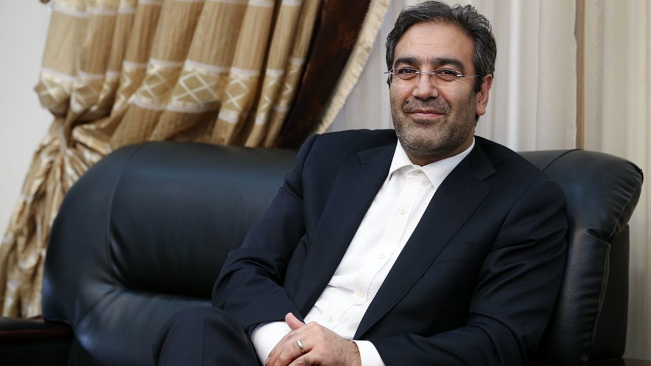 عرضه سهام شرکت‌های دولتی بورسی و فرابورسی با تخفیف