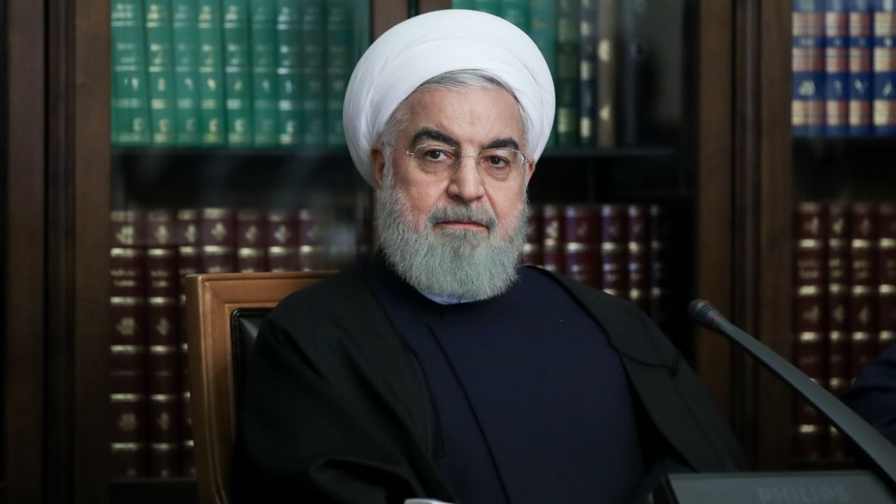 غربالگری جدید در استان‌ها آغاز شد/ تعطیلی اماکن متبرکه تا نیمه اردیبهشت ادامه دارد/ مشاغل پرریسک تا اطلاع ثانوی بسته می‌ماند/ کلاس‌های آموزشی همچنان به صورت مجازی برگزار می‌شود