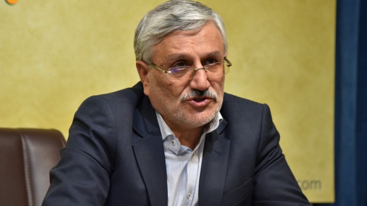 نامه‌ شکایت از وزیر کار را امضاء نکرده‌ام/ نامه ما درباره ضرورت بازنگری در دستمزد کارگران بود