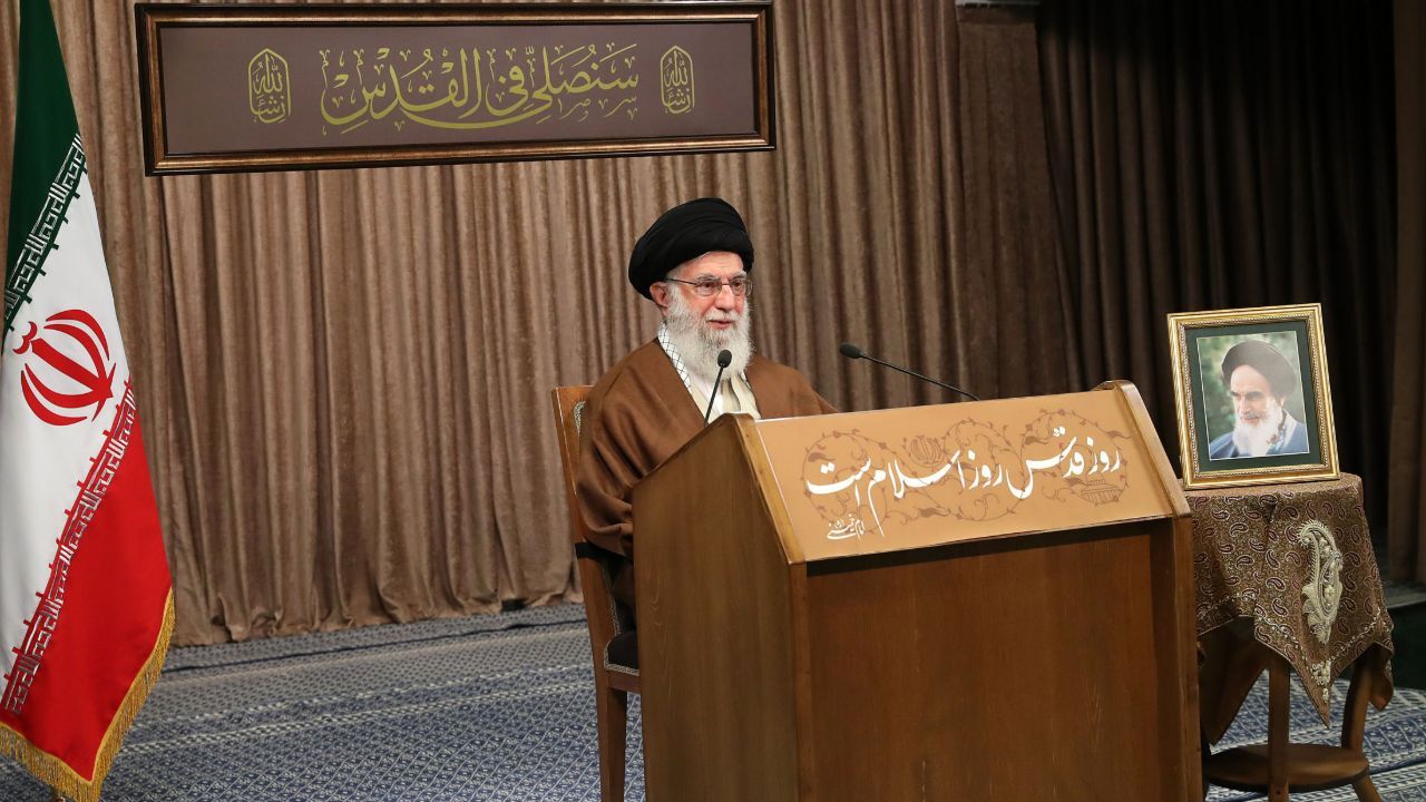 آیت‌الله خامنه‌ای تاکید کرد غده سرطانی به زودی از بین می‌رود