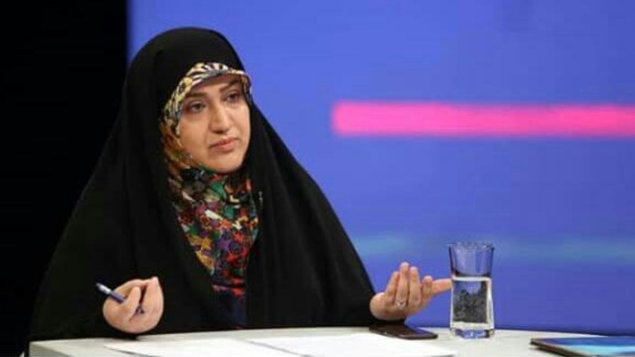 مجلس حتما باید یک زن را در پنل هیات‌رئیسه داشته باشد