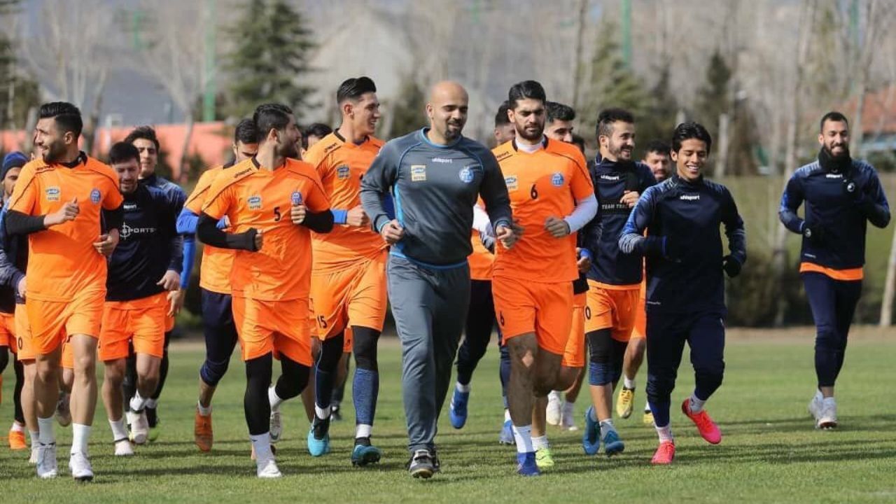 سرپرست استقلال ناراحت از آغاز دوباره لیگ برتر