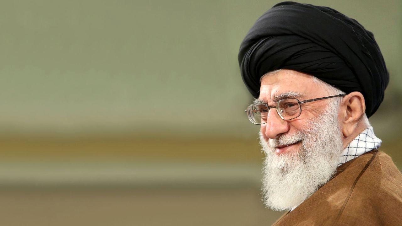 رهبر انقلاب ظهر امروز با امت اسلامی سخن می‌گویند