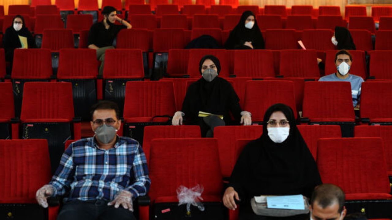 سلامت هر انسانی مهم‌تر از فیلم و سینما است/ پروتکل‌ها اجرایی است؟