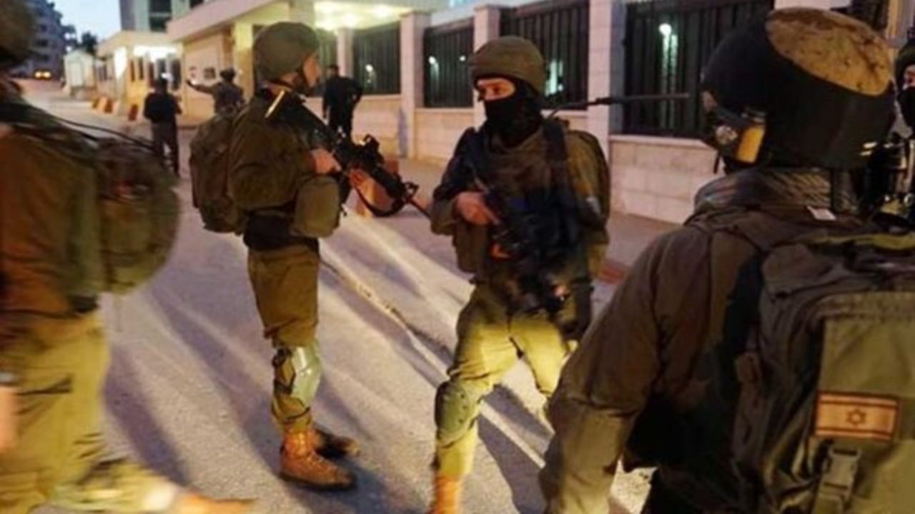 اسپانیا دست‌بندهایش را به اسرائیل نفروخت