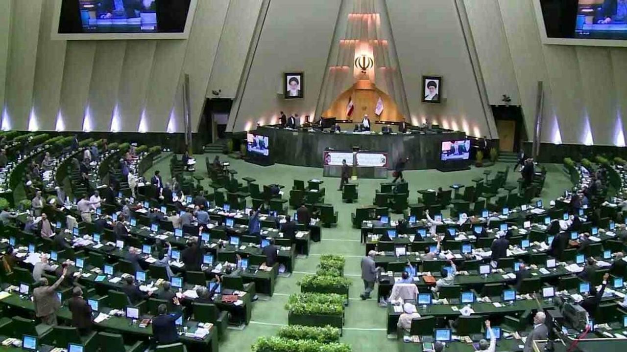 اسم طرح ختم قرآن و تغییر نام فرودگاه را گذاشتید انقلابی‌گری؟