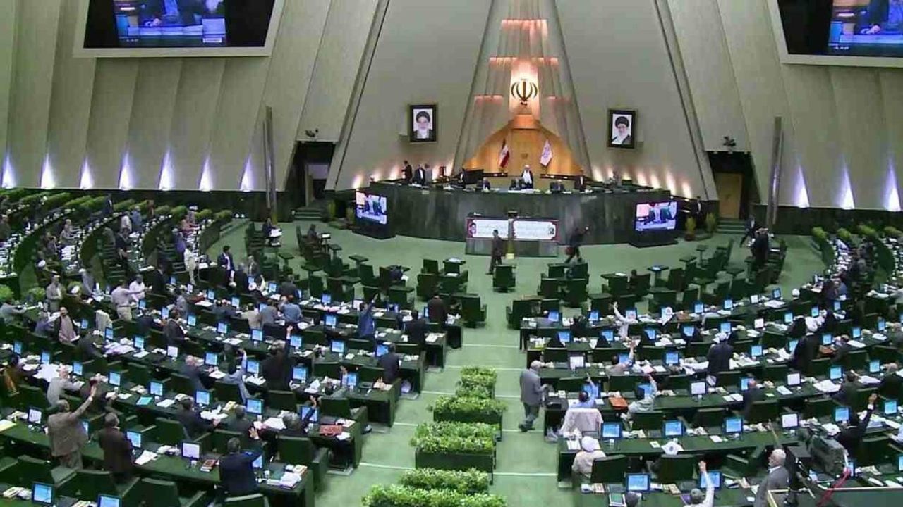 اسم طرح ختم قرآن و تغییر نام فرودگاه را گذاشتید انقلابی‌گری؟