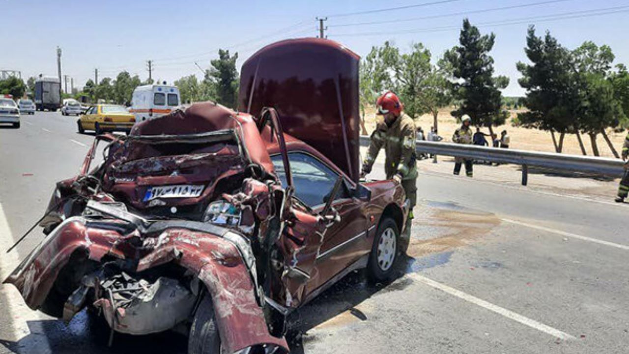 تصادف و ایجاد ترافیک در جاده بهشت زهرا
