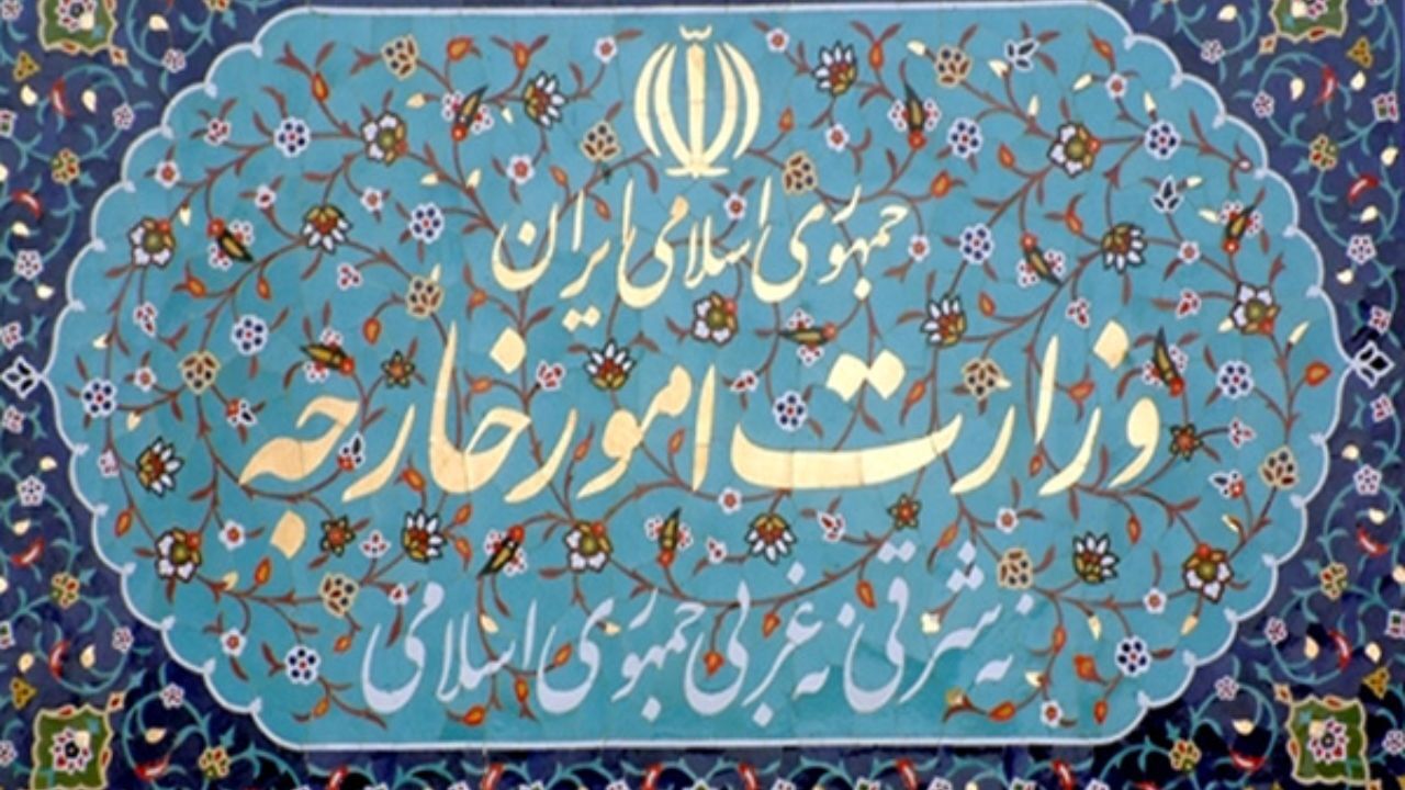 مقامات فرانسه به دخالت در امور داخلی ایران خاتمه دهند