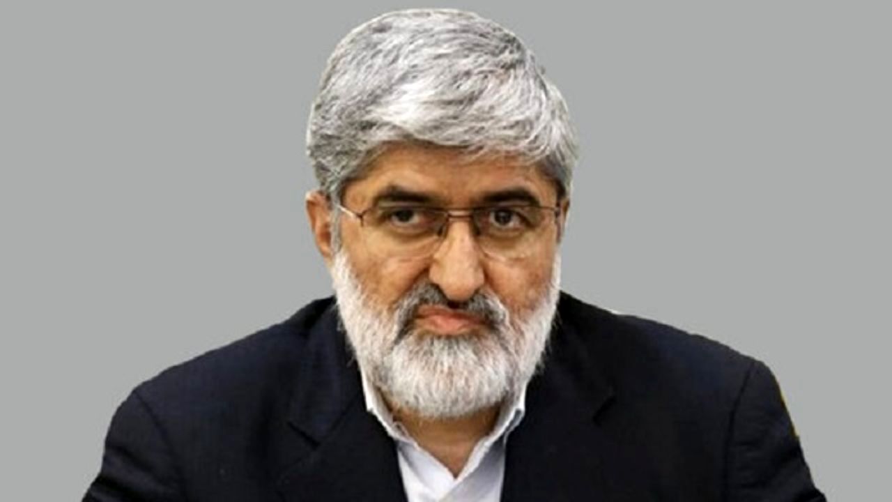 آیت‌الله امینی دچار سیاست‌زدگی نشد