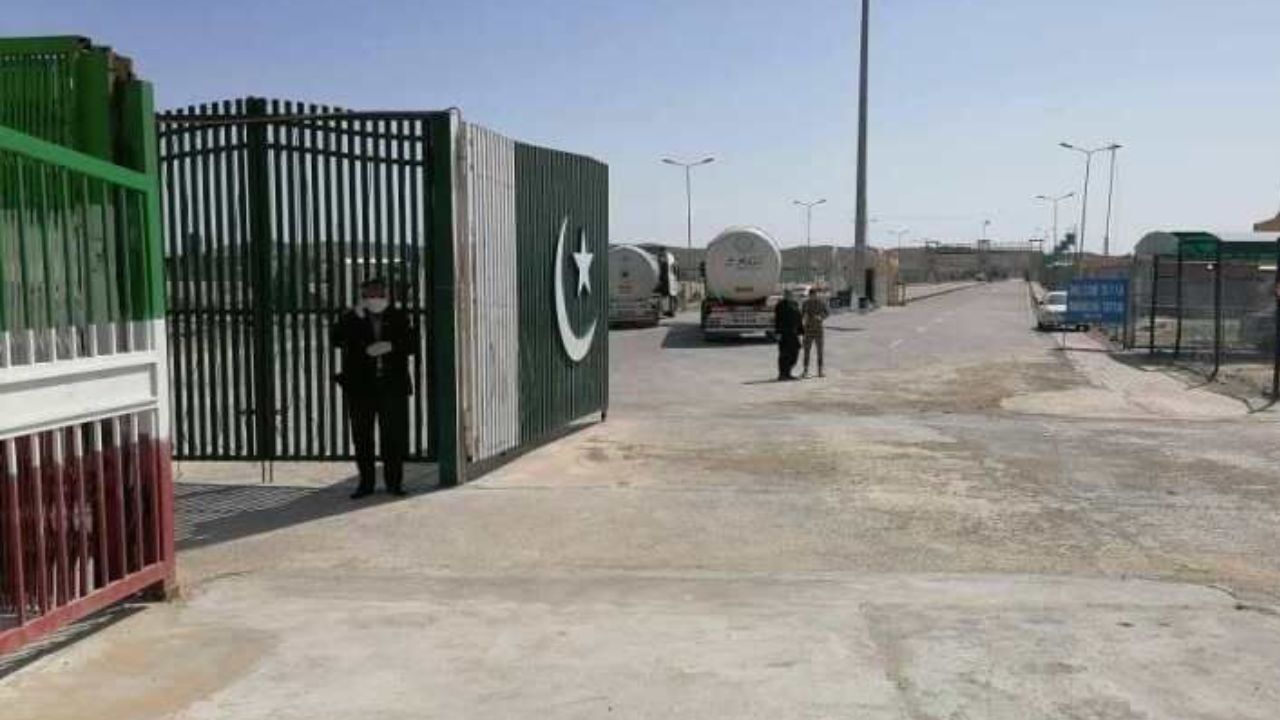 مرز میرجاوه از امروز به طور کامل باز شد