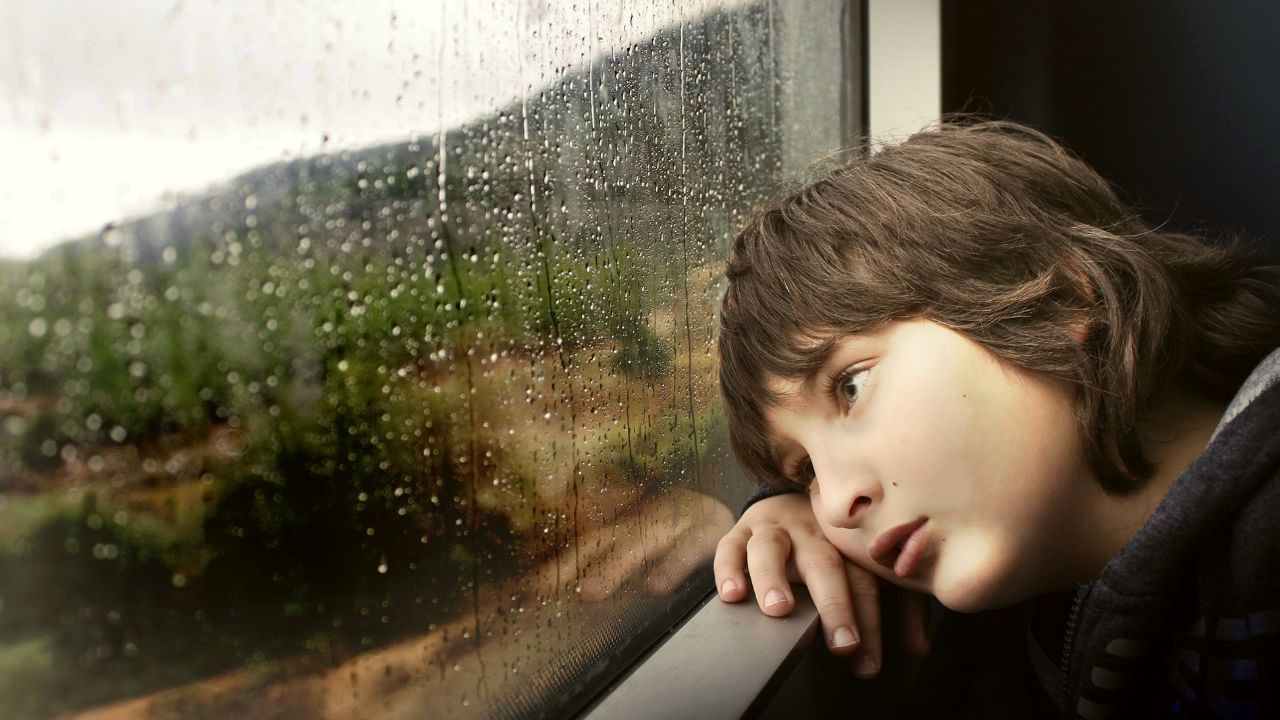 احساس طرد شدن از جانب پدر نقش زیادی در رشد شخصیت کودک دارد