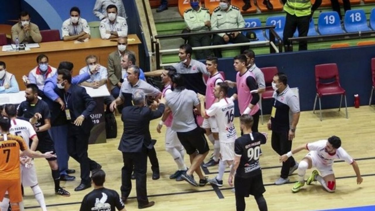 متخلفان فینال لیگ برتر فوتسال جریمه شدند
