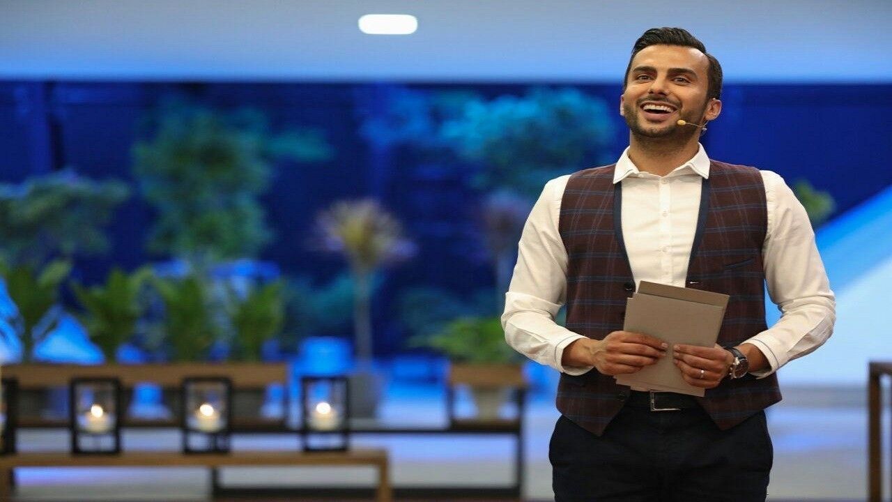 میثاقی بازهم حاشیه آفرید؛ درگیری روی آنتن زنده