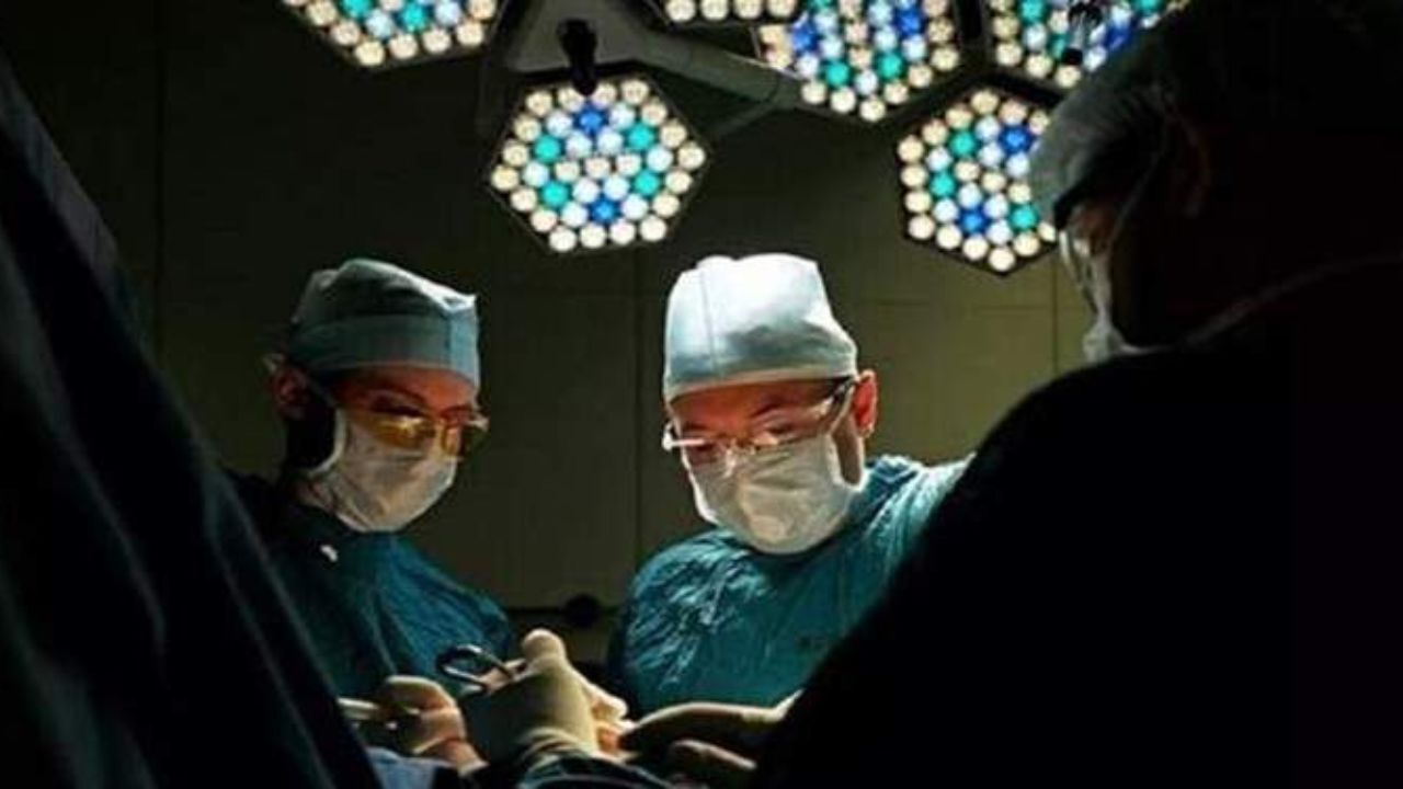 دور دنیا | دختر چینی 3 روز بدون قلب هوشیار بود!