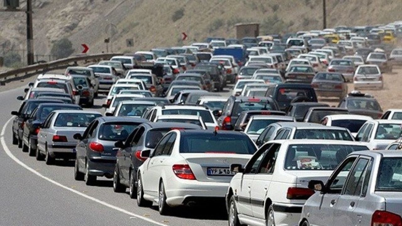 ترافیک در جاده چالوس نیمه سنگین است