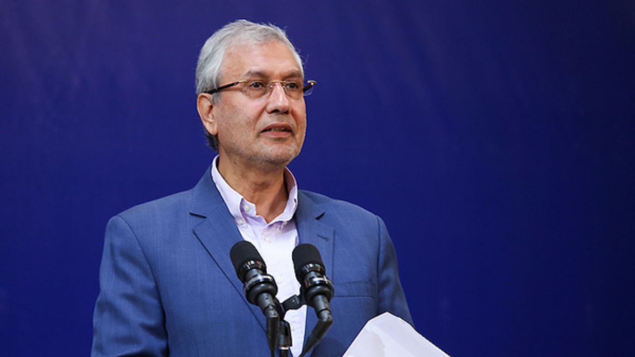 جامعه درمانی در دوران ‎کرونا  هویت‌ساز حرفه انسانی در پزشکی هستند