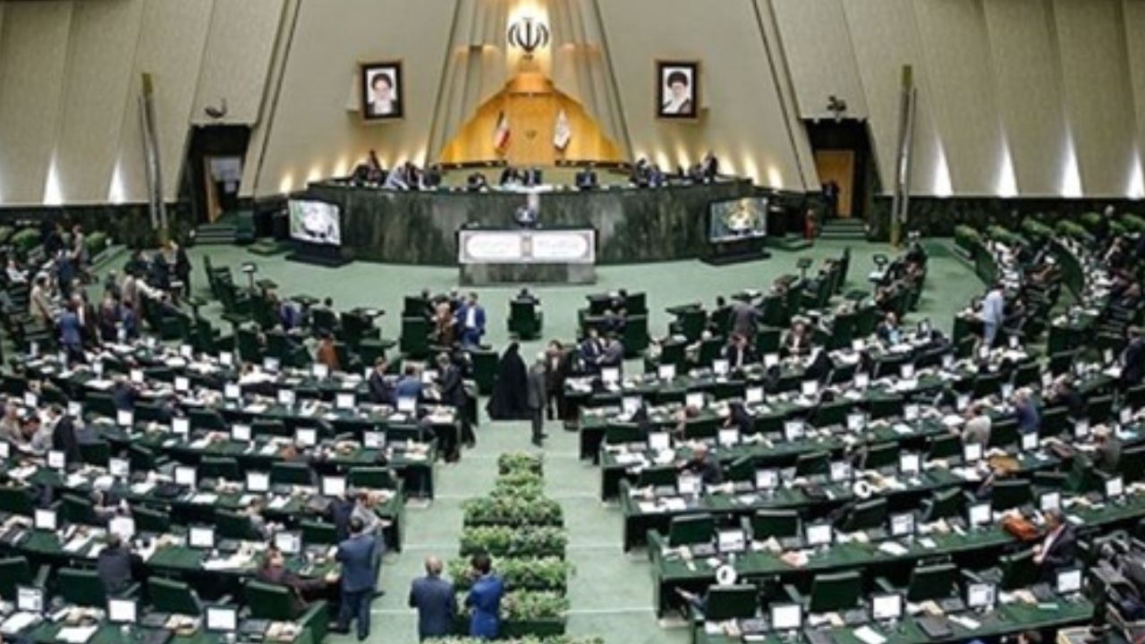 اعلام وصول طرحی درباره ممنوعیت انتصاب مدیران دارای تابعیت مضاعف