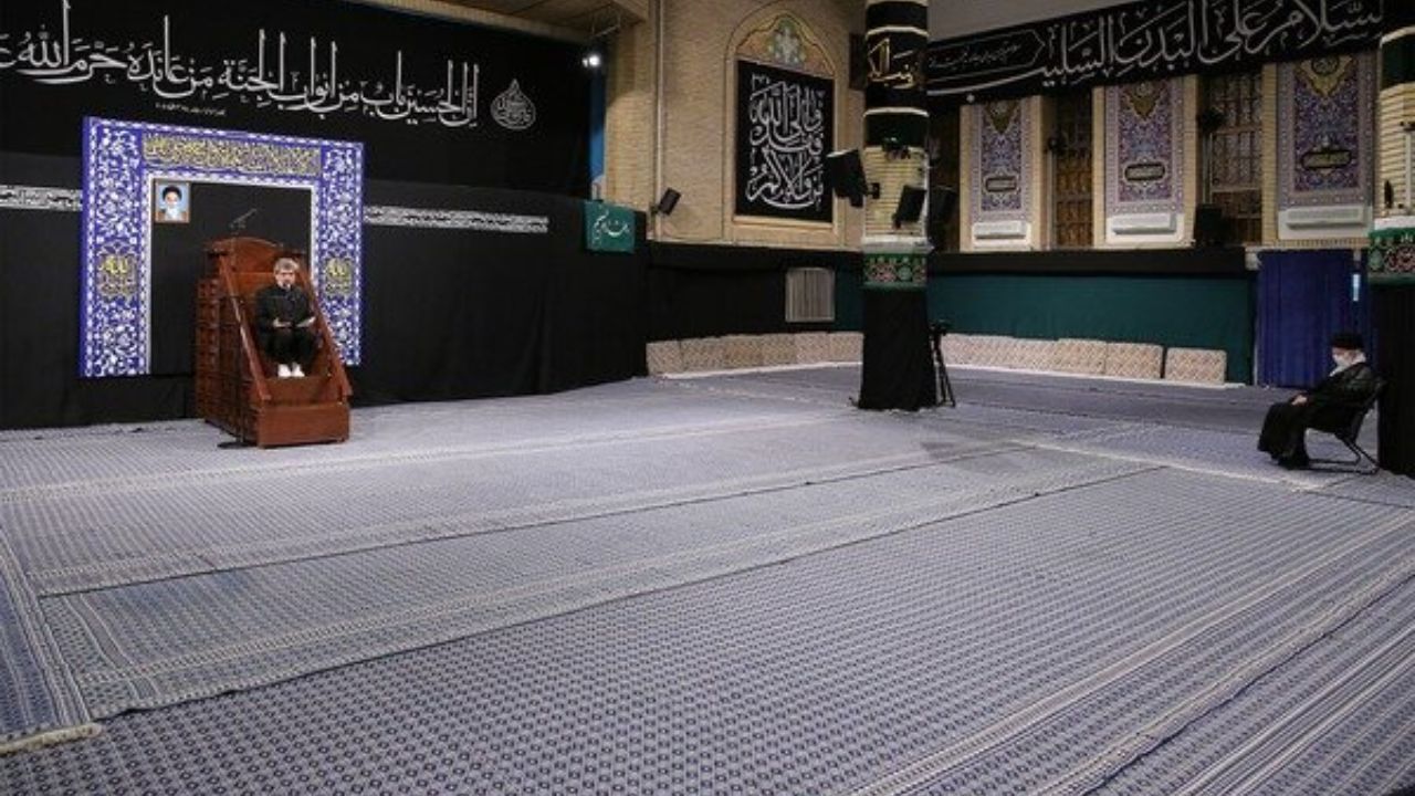 دومین شب مراسم عزاداری حضرت اباعبدالله الحسین(ع) در حسینیه امام خمینی برگزار شد