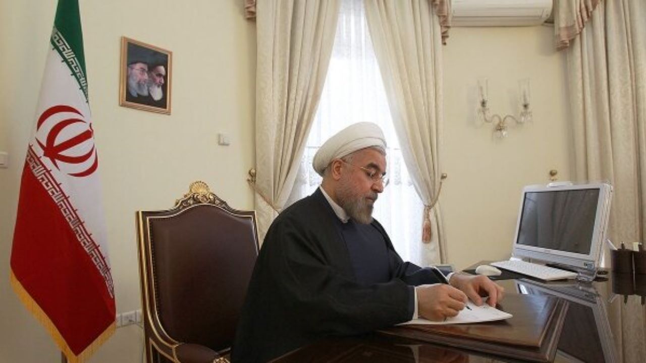 دستور رئیس‌جمهوری به آذر جهرمی برای تحویل سیم‌کارت دانش آموزی