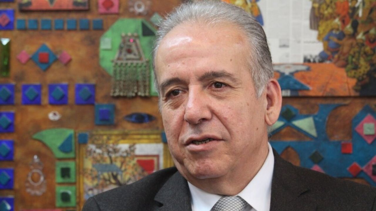 چه کسی مقصر افزایش قیمت دلار است؟/ موقع پس دادن ارز قهرمانان صادرات کجا هستند؟