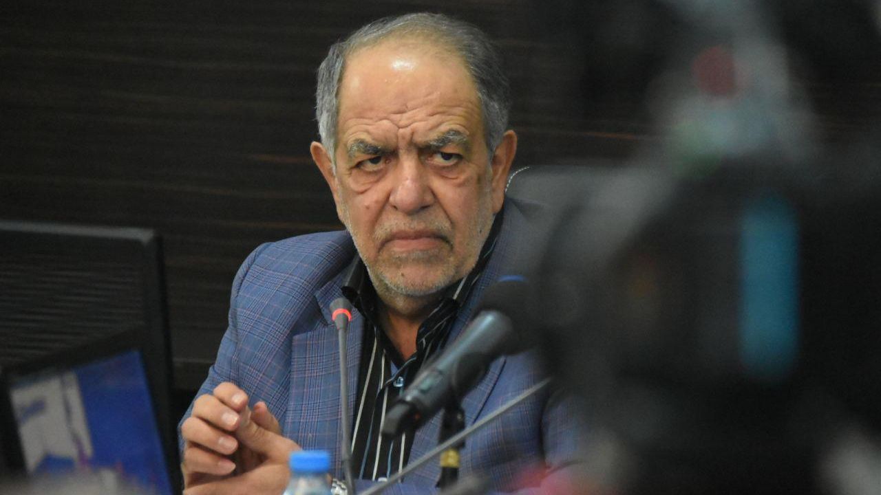 اگر دولت اصولگرا باشد با آمریکا به اسم مذاکره عزت‌مدارانه مشکلات را حل می‌کند