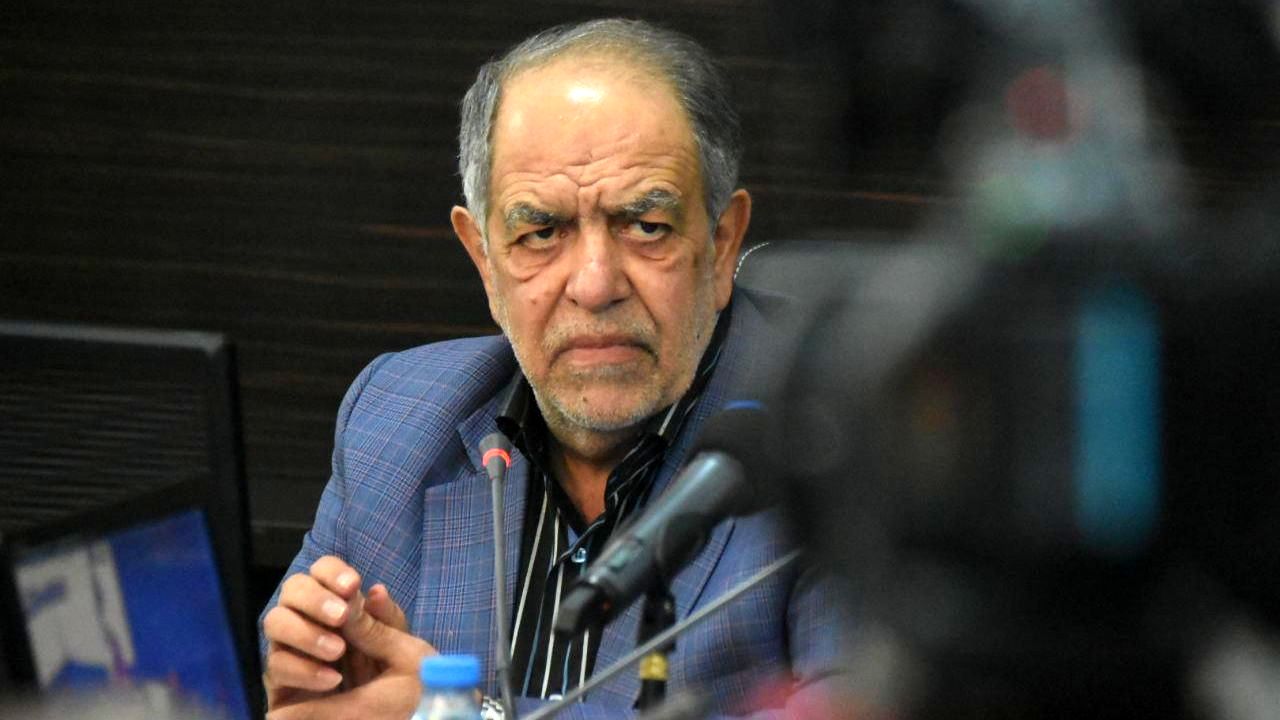اگر دولت اصولگرا باشد با آمریکا به اسم مذاکره عزت‌مدارانه مشکلات را حل می‌کند
