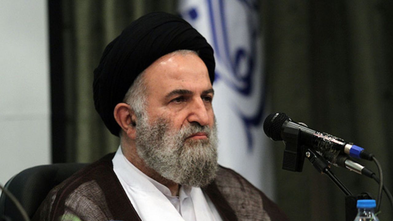 تخریب دولت به معنی جهت‌گیری علیه انقلاب است