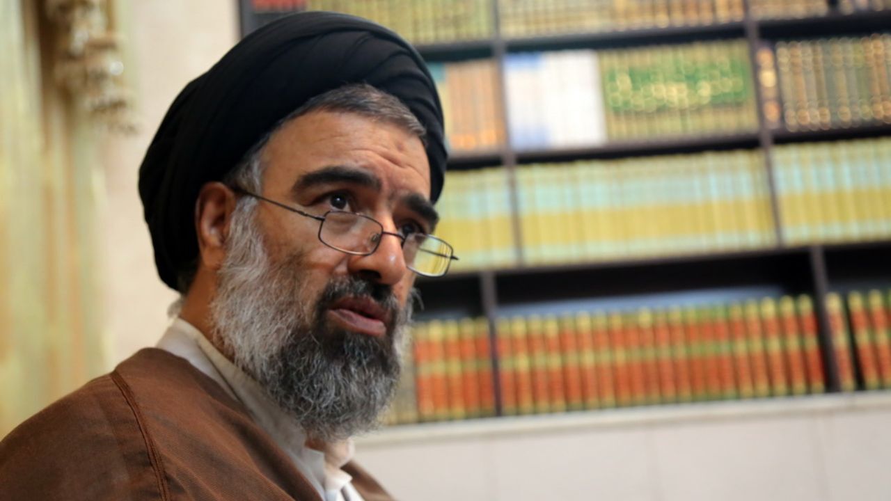 پیامبر بشریت را از جهلی که گرفتارش بود، نجات داد