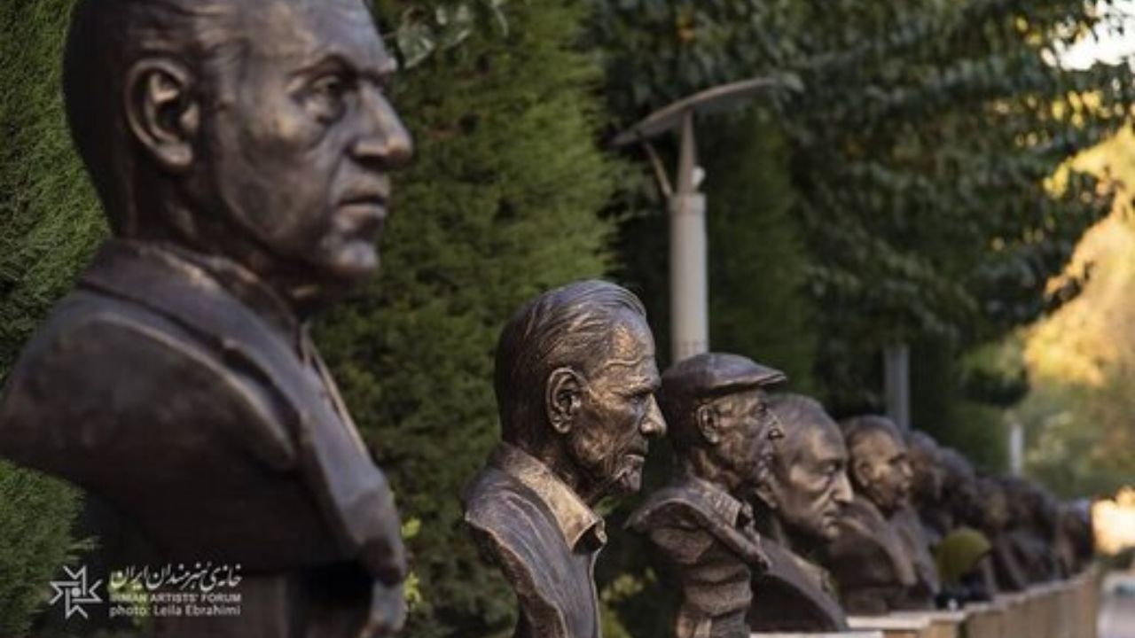 واکنش «احترام برومند» به سردیس هنرمندان در باغ هنر